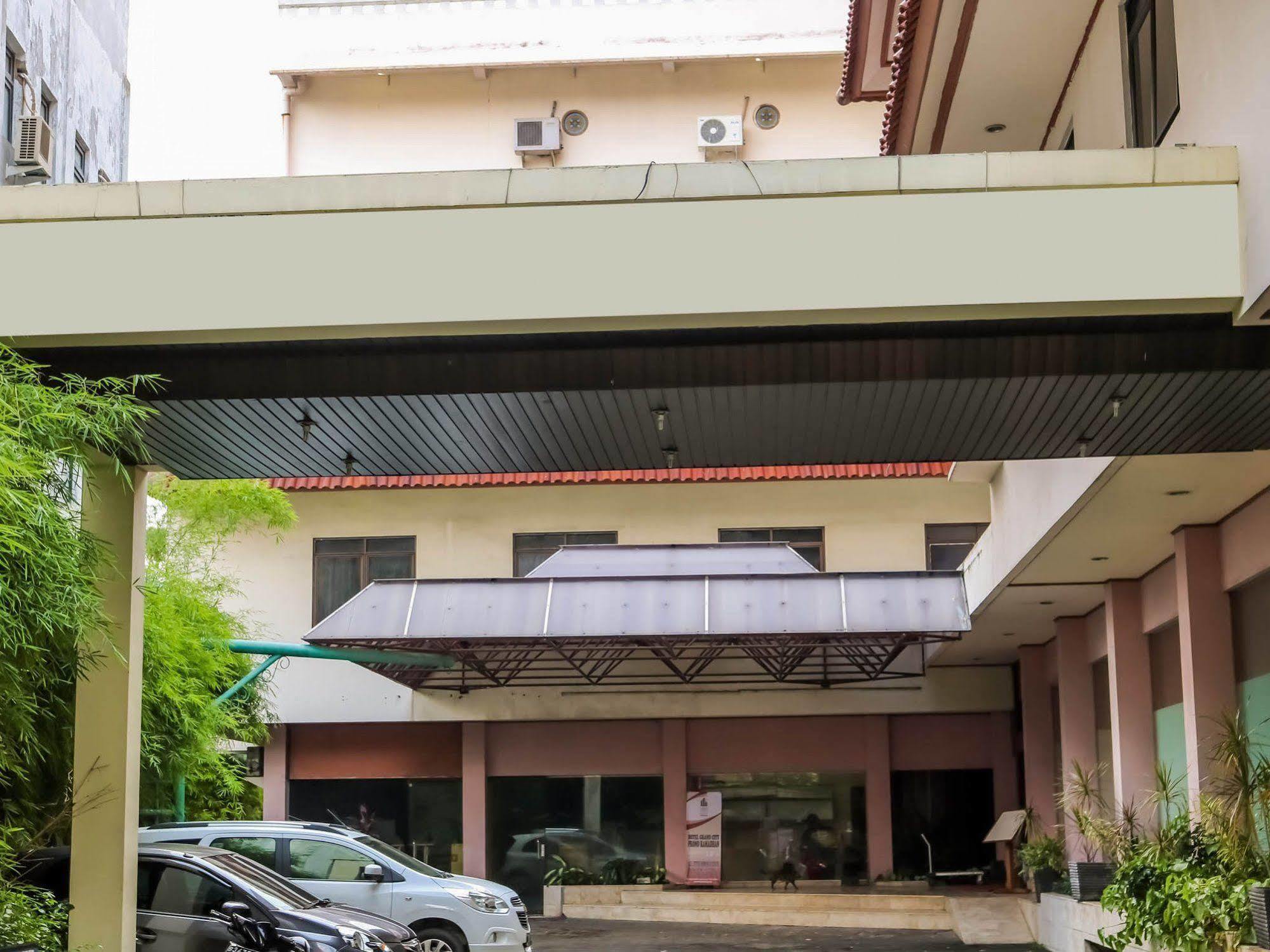 Hotel Nida Kramat Raya